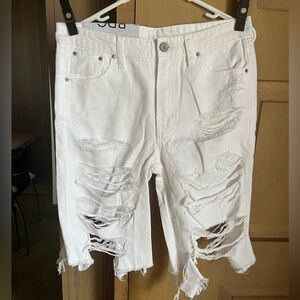 NWT BDG Distressed Bermuda white Jean shorts